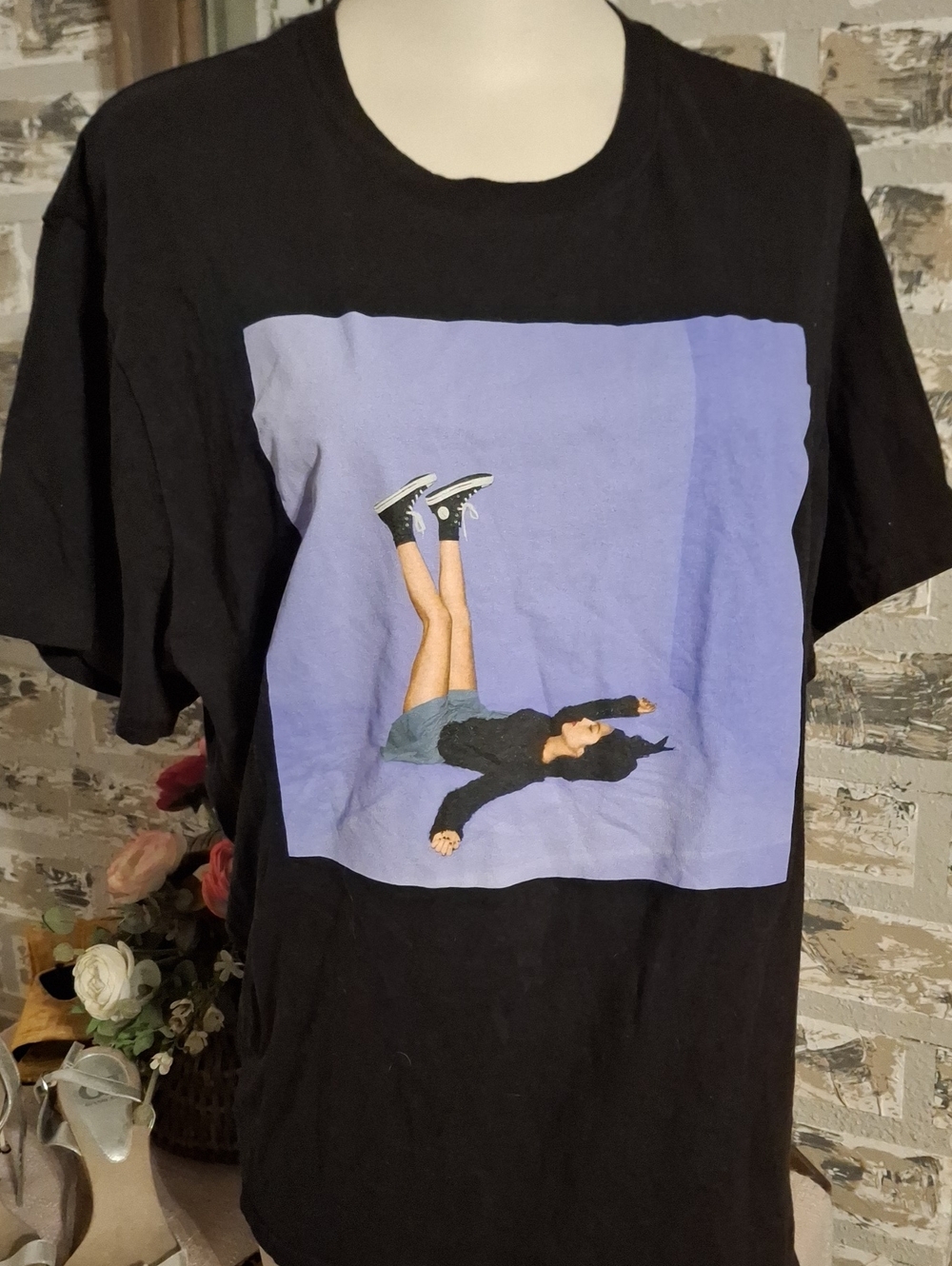🌞Olivia Rodrigo Black Graphic Crewneck T-Shirt with Purple Photo Print